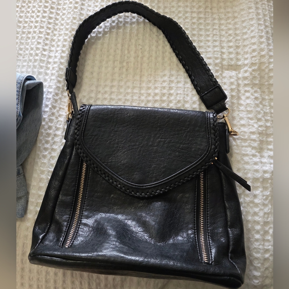 Jen and Co. Black Textured Leather Shoulder Bag with Braided Strap